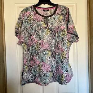 Heartsoul 2X Snake Skin Scrub Top NEW